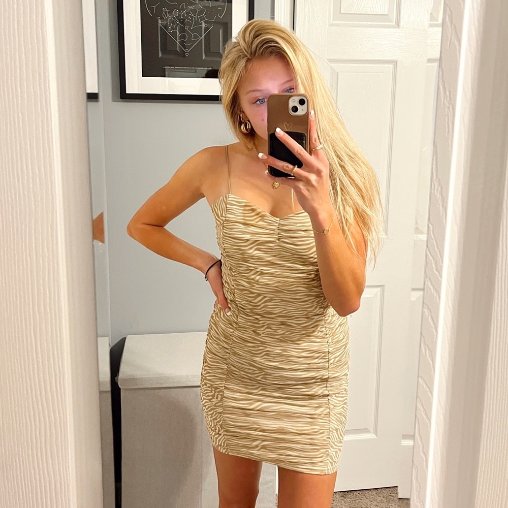Forever21 Tan/Cream & White Zebra Bodycon Mini Dress NWT
